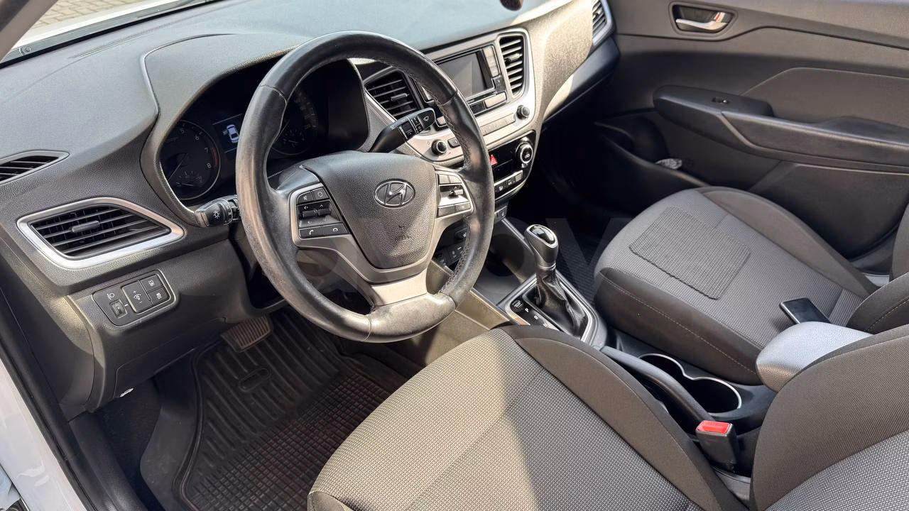 Hyundai Accent фото 17
