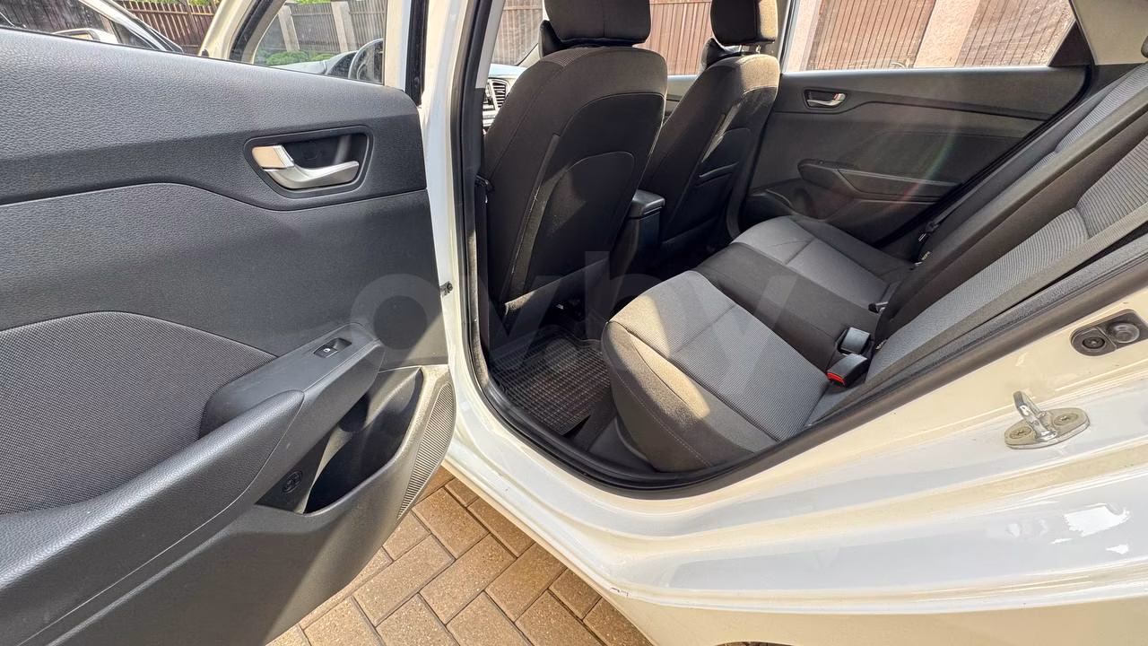 Hyundai Accent фото 3
