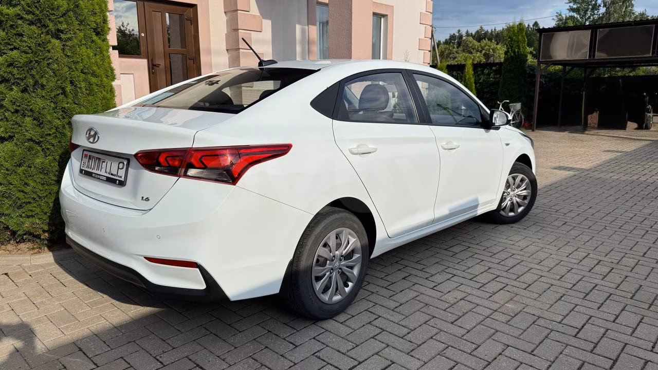 Hyundai Accent фото 7