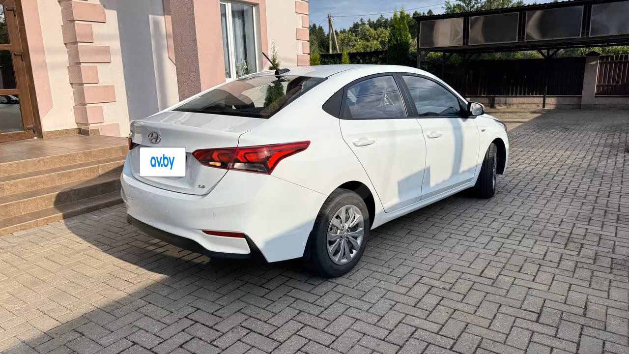 Hyundai Accent фото 11