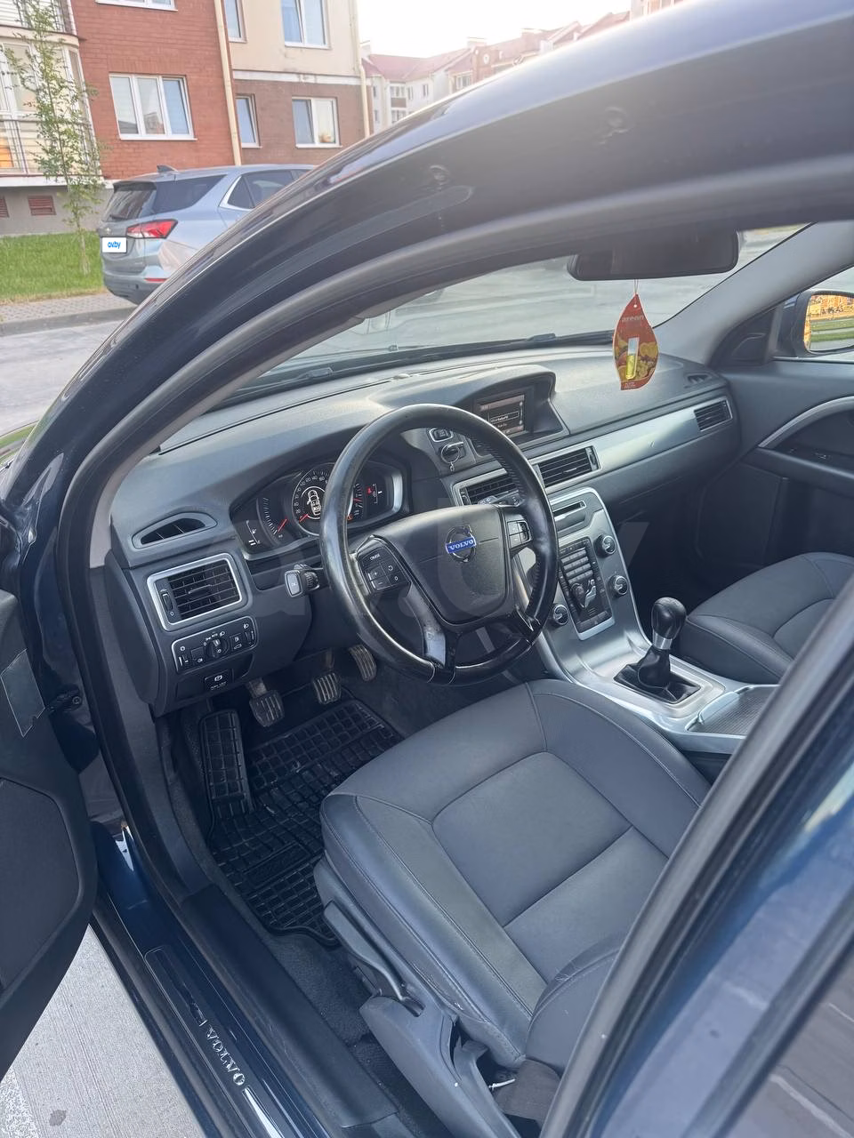 Volvo V70 фото 13