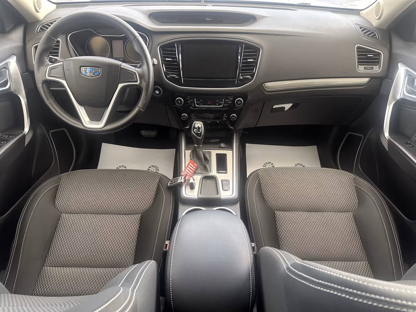 Geely Emgrand X7 фото 9