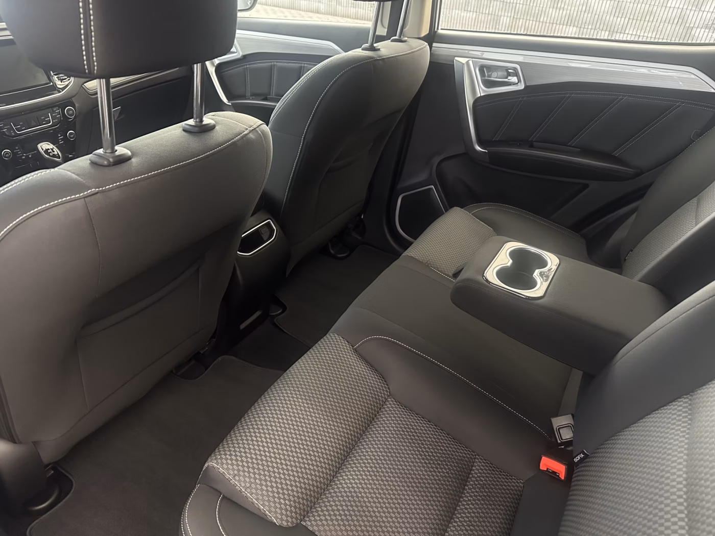 Geely Emgrand X7 фото 12