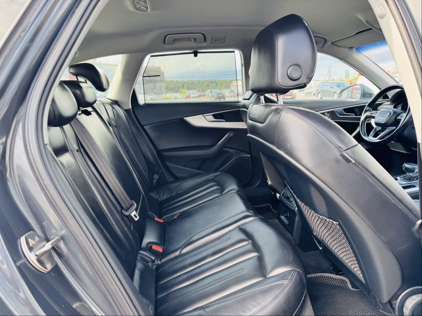 Audi A4 фото 7