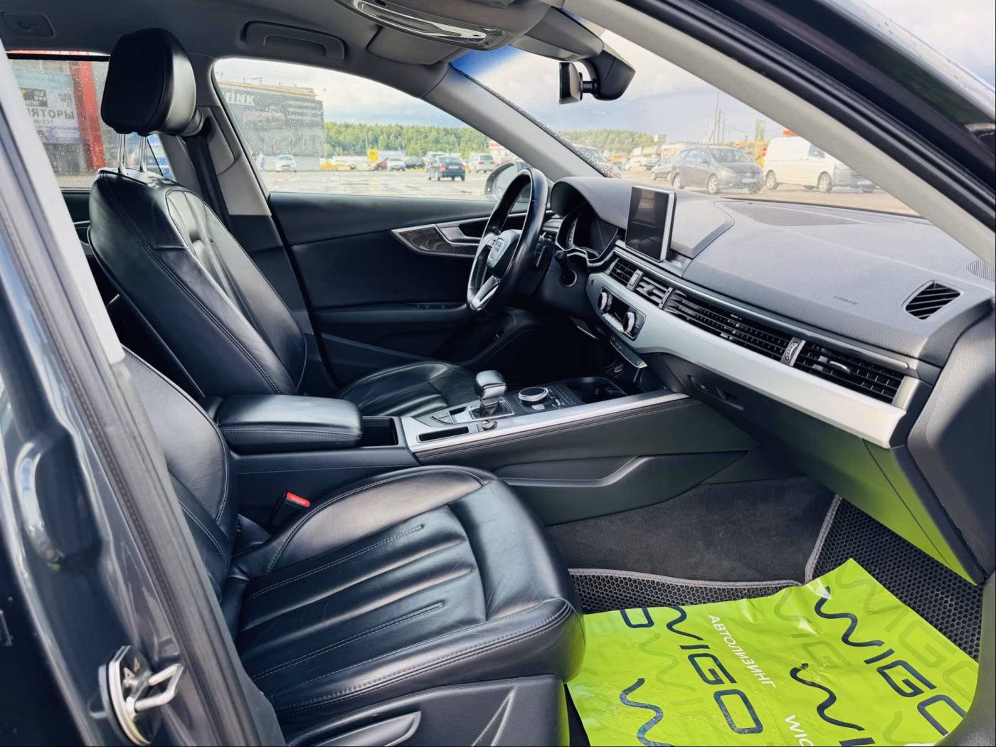 Audi A4 фото 8