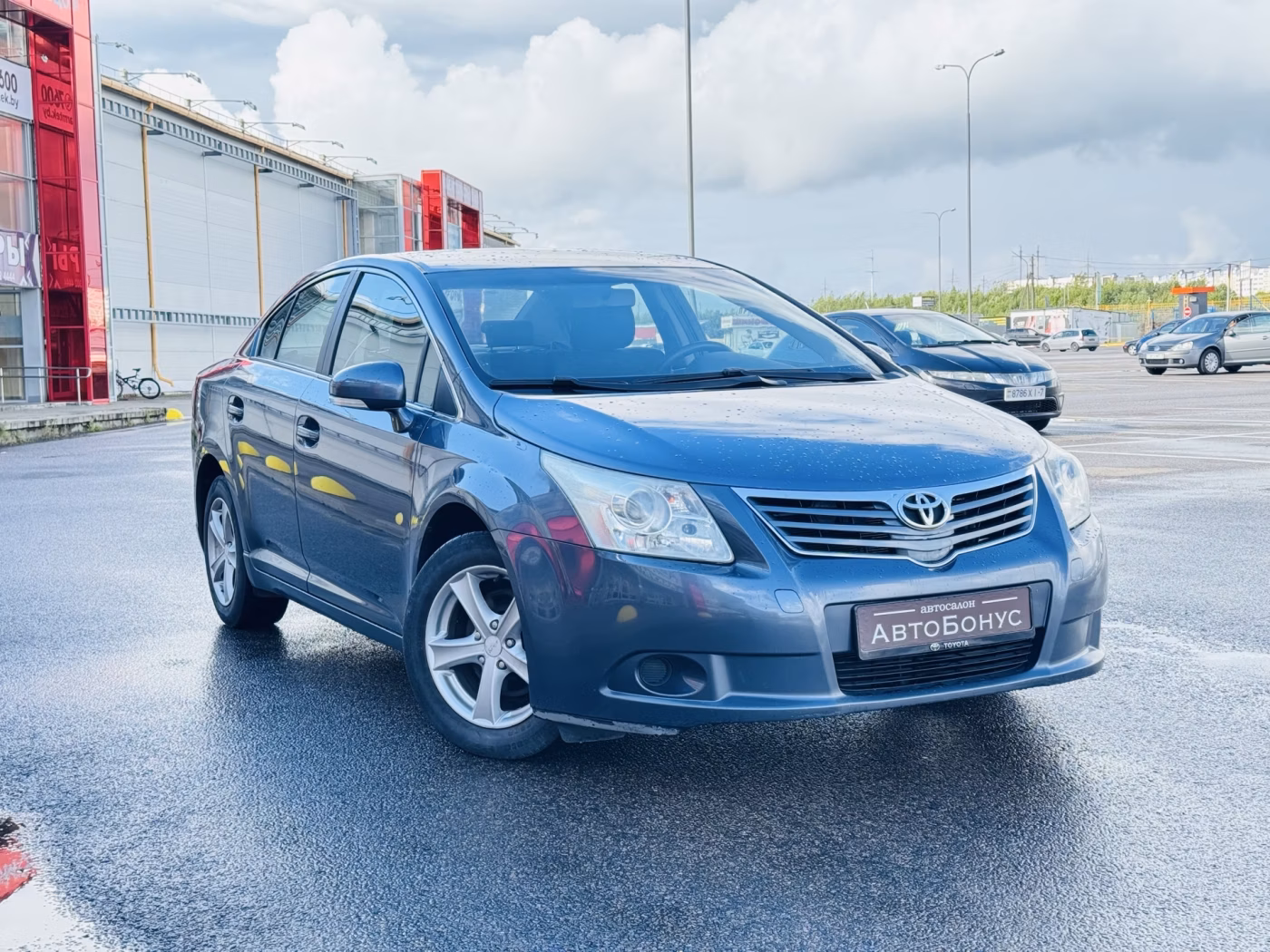Toyota Avensis фото 4