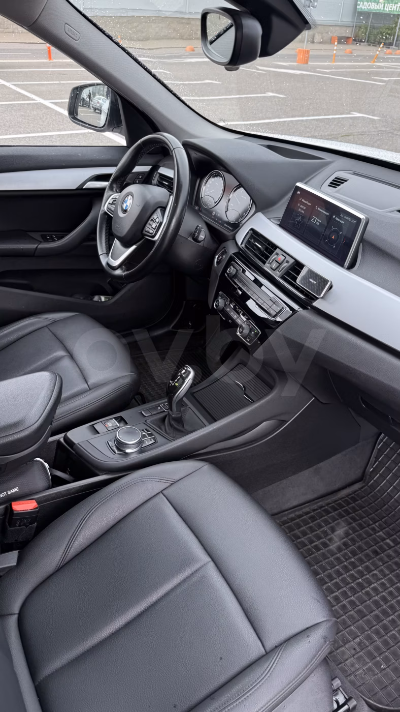 BMW X1 фото 8