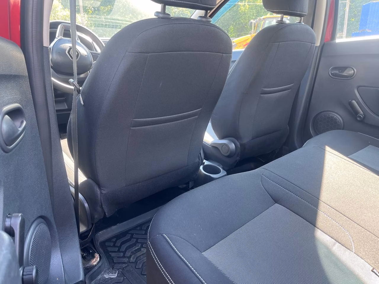 Renault Logan Stepway фото 10