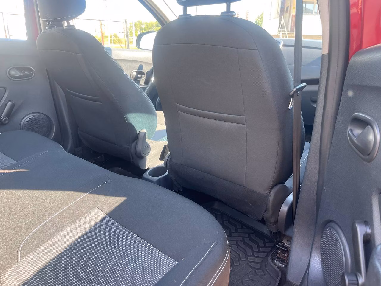 Renault Logan Stepway фото 12