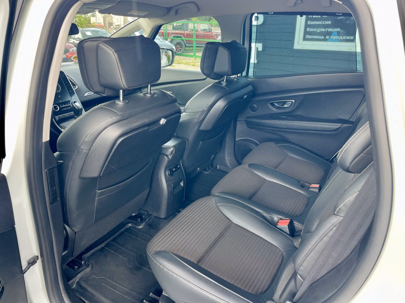 Renault Grand Scenic фото 12