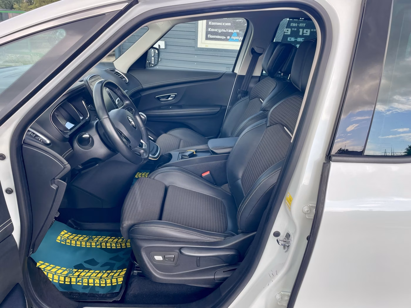 Renault Grand Scenic фото 18