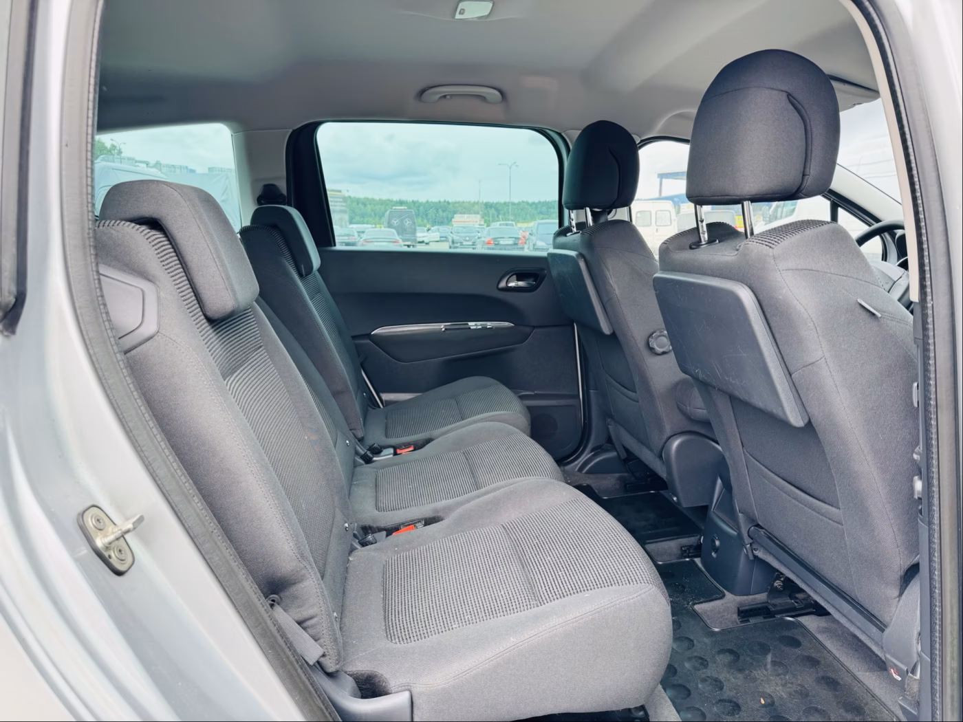 Peugeot 5008 фото 7