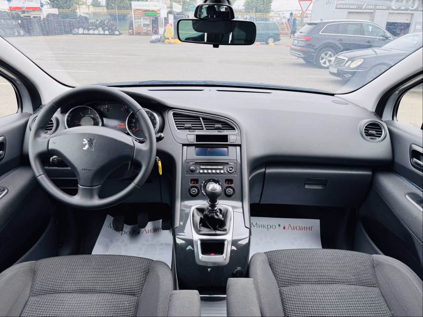 Peugeot 5008 фото 8