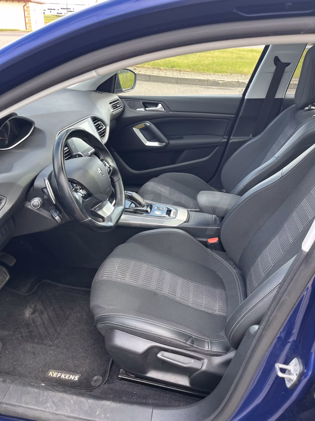 Peugeot 308 фото 10