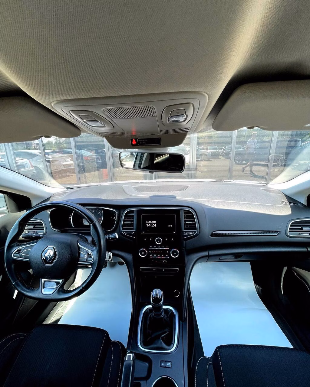 Renault Megane фото 10