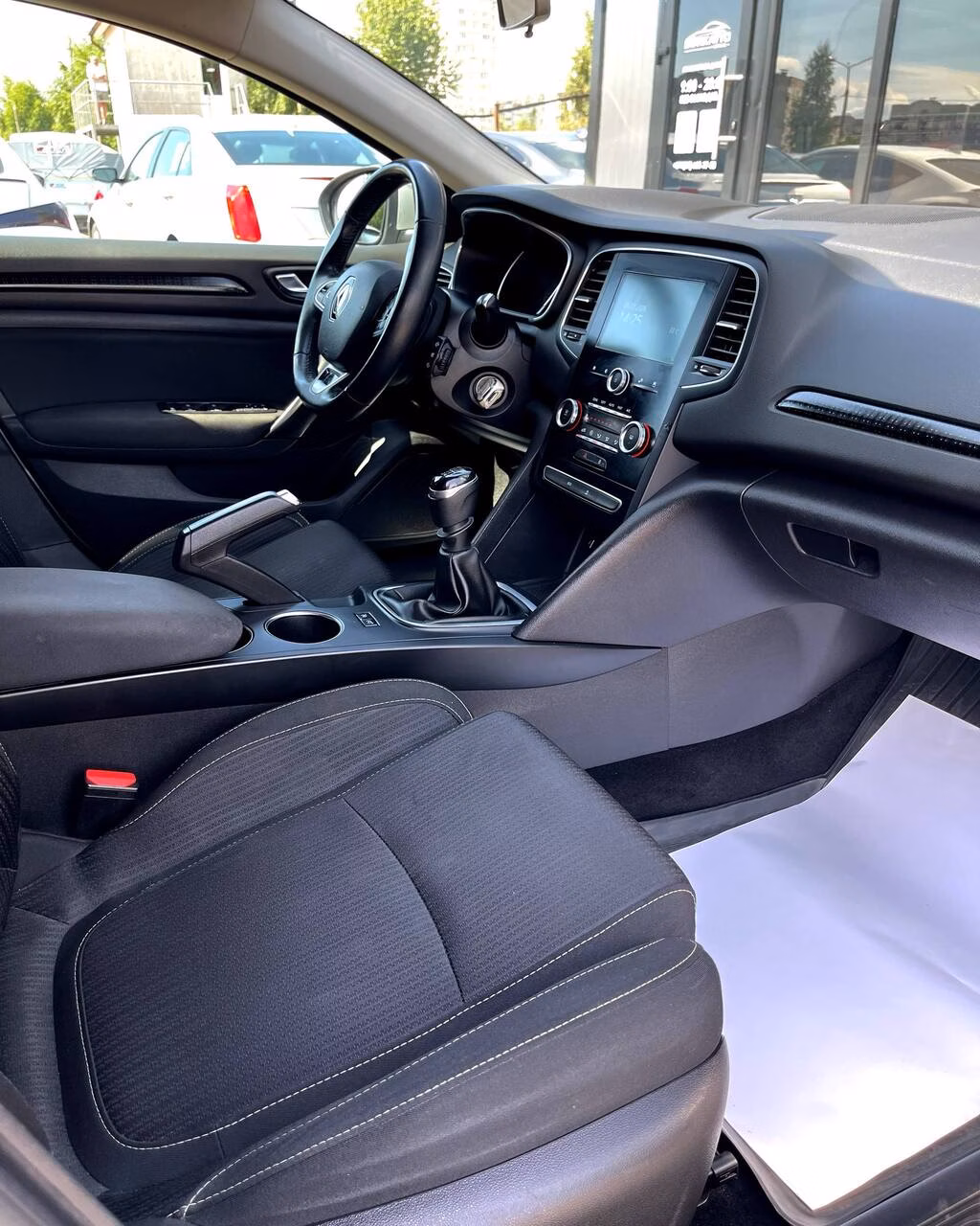 Renault Megane фото 11
