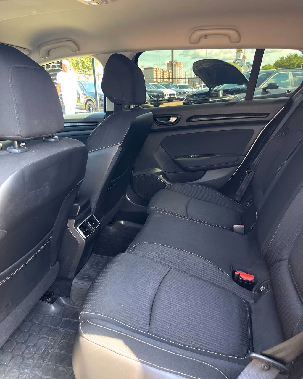 Renault Megane фото 12