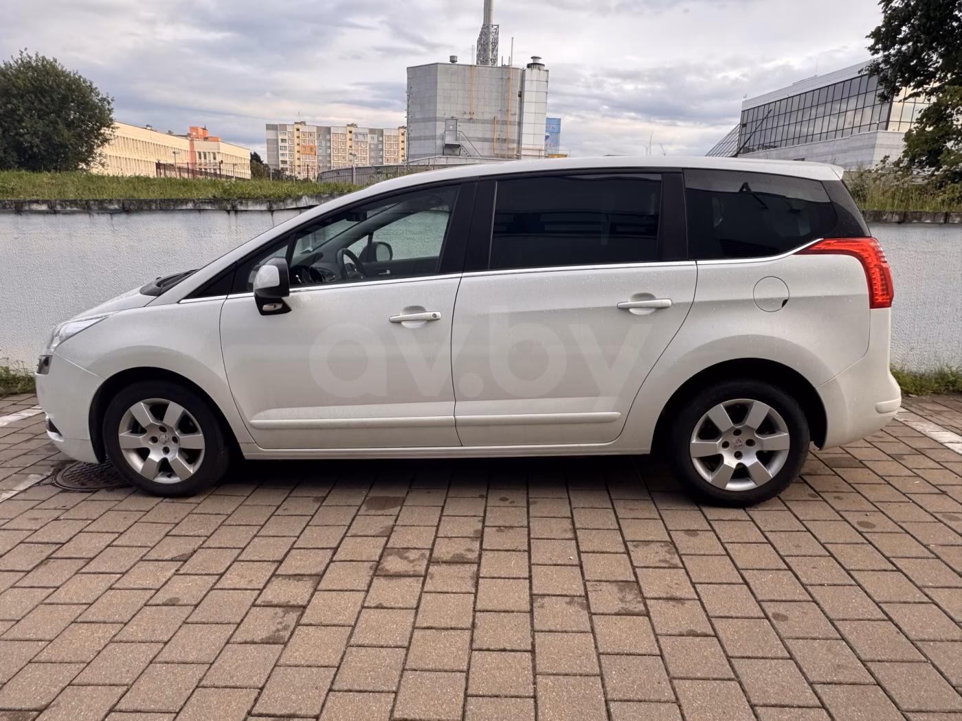 Peugeot 5008 фото 2