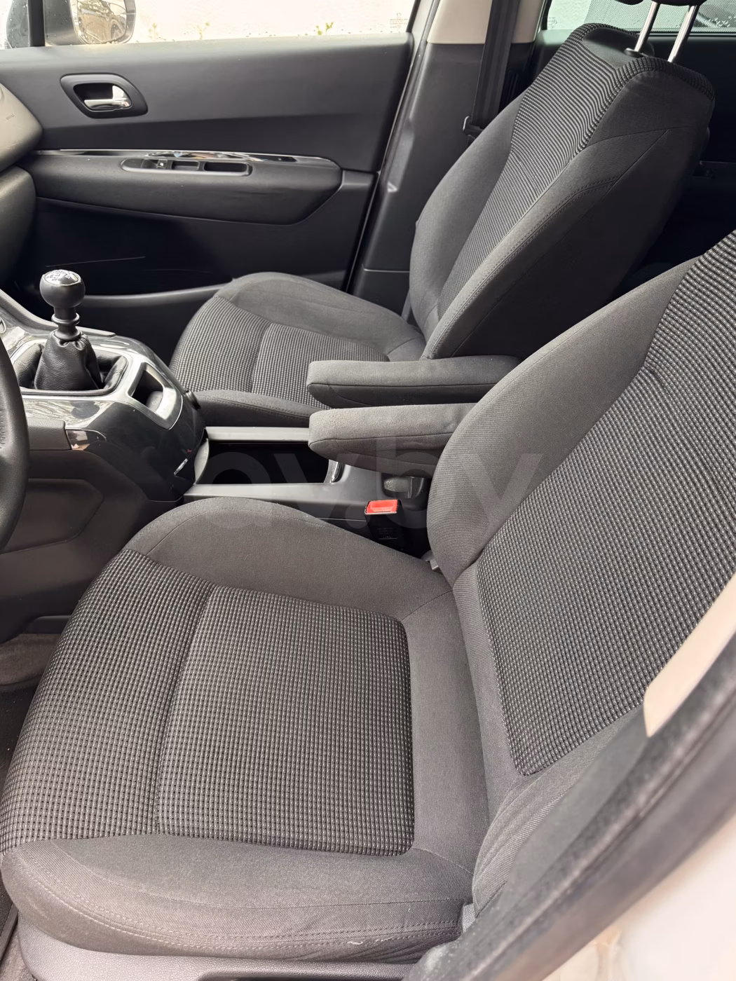 Peugeot 5008 фото 8