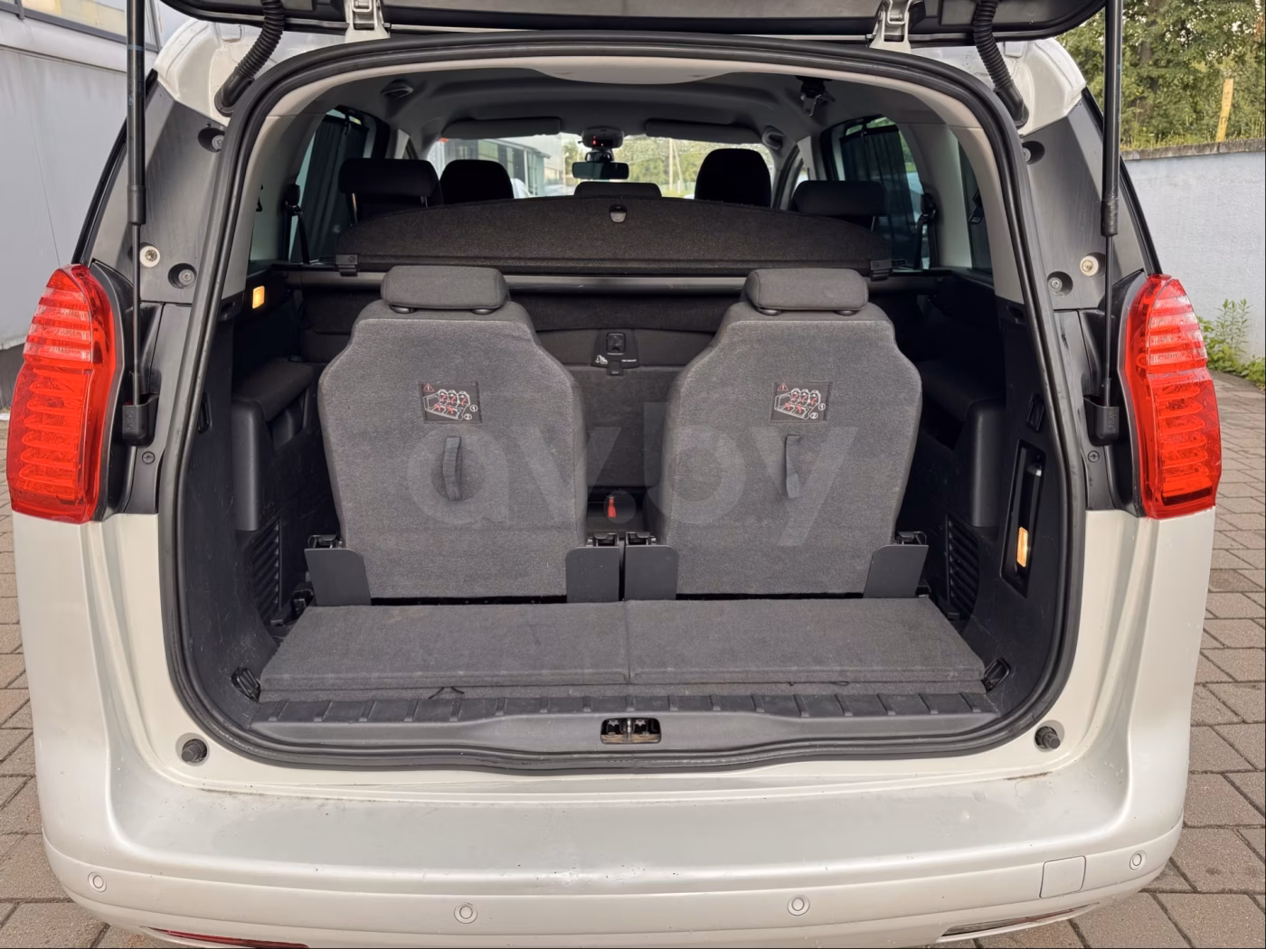 Peugeot 5008 фото 10
