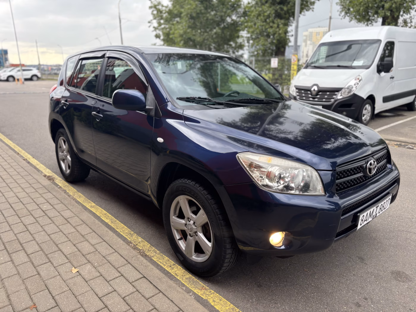 Toyota RAV4 фото 3