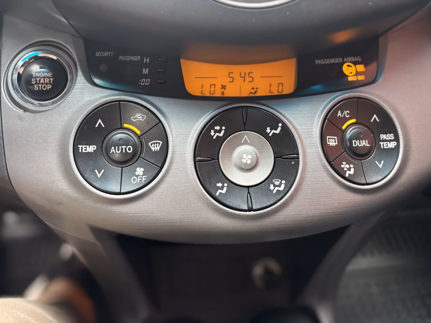 Toyota RAV4 фото 15
