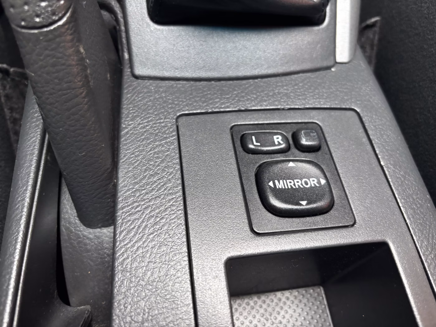 Toyota RAV4 фото 16
