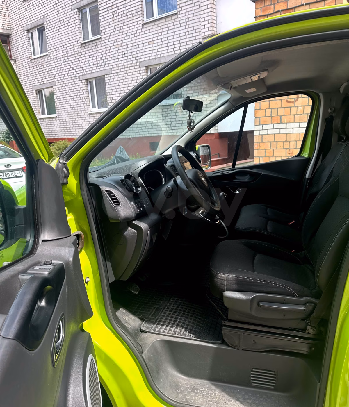 Opel Vivaro фото 6