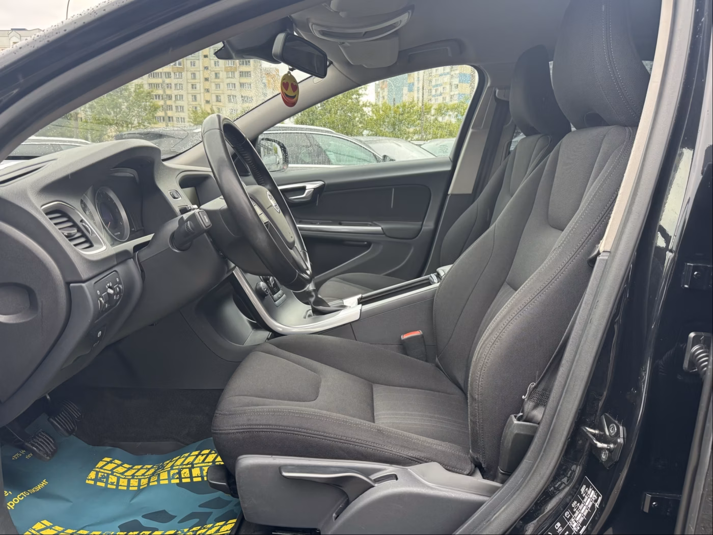 Volvo V60 фото 10