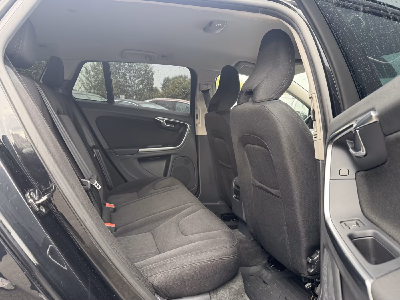 Volvo V60 фото 16
