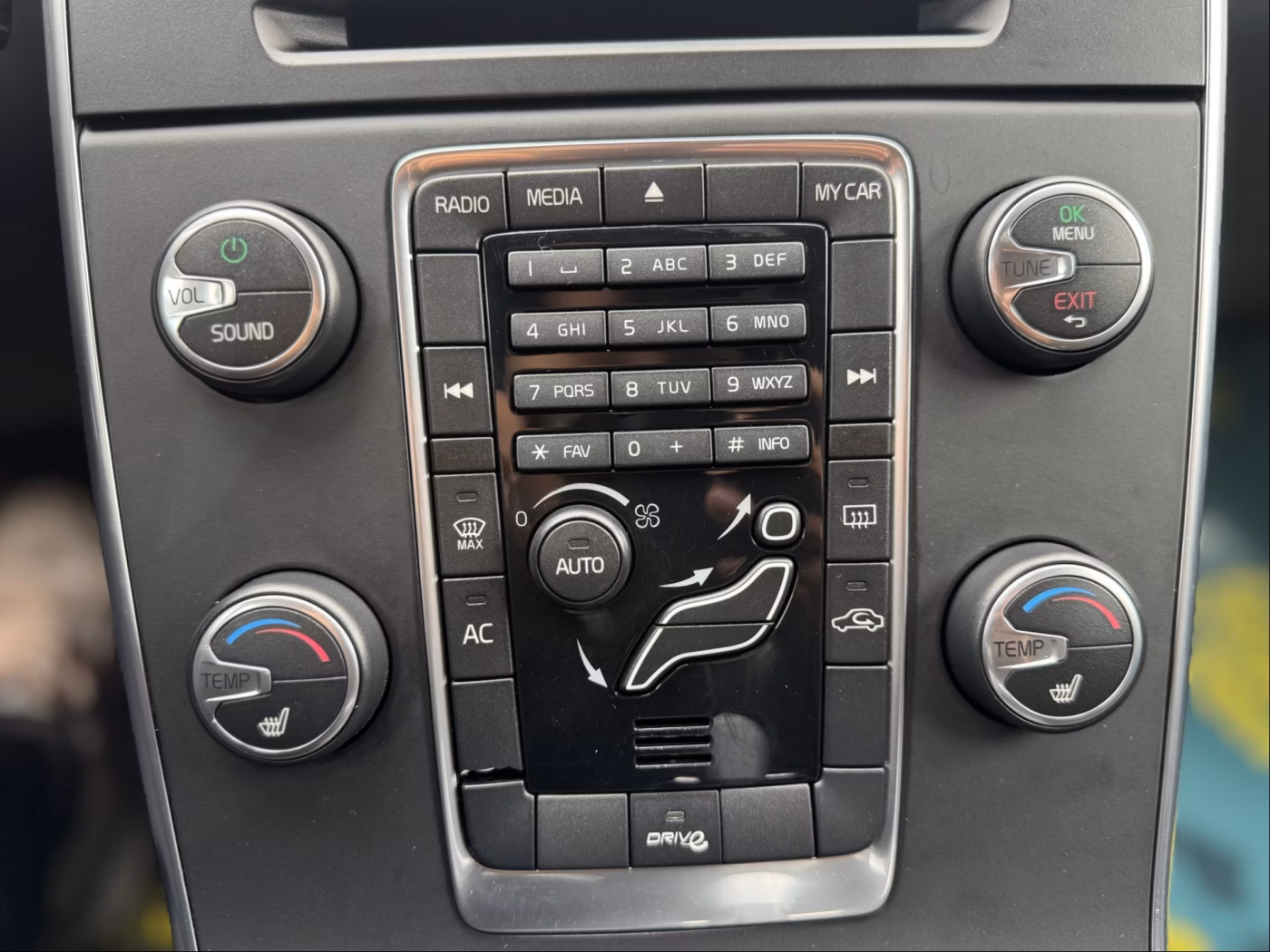 Volvo V60 фото 25