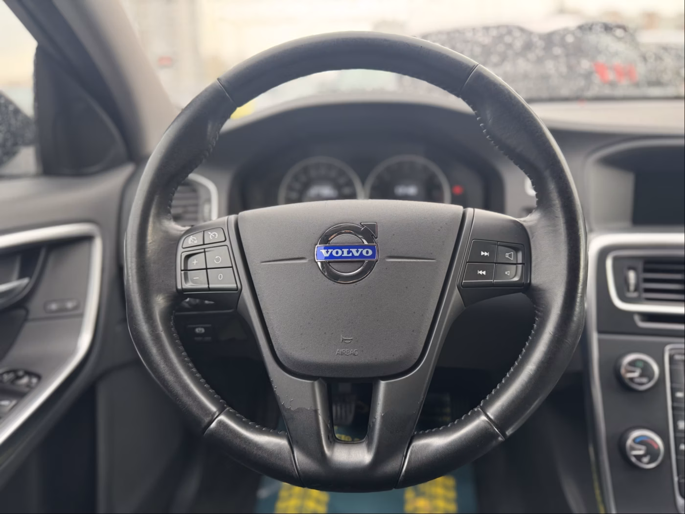 Volvo V60 фото 24