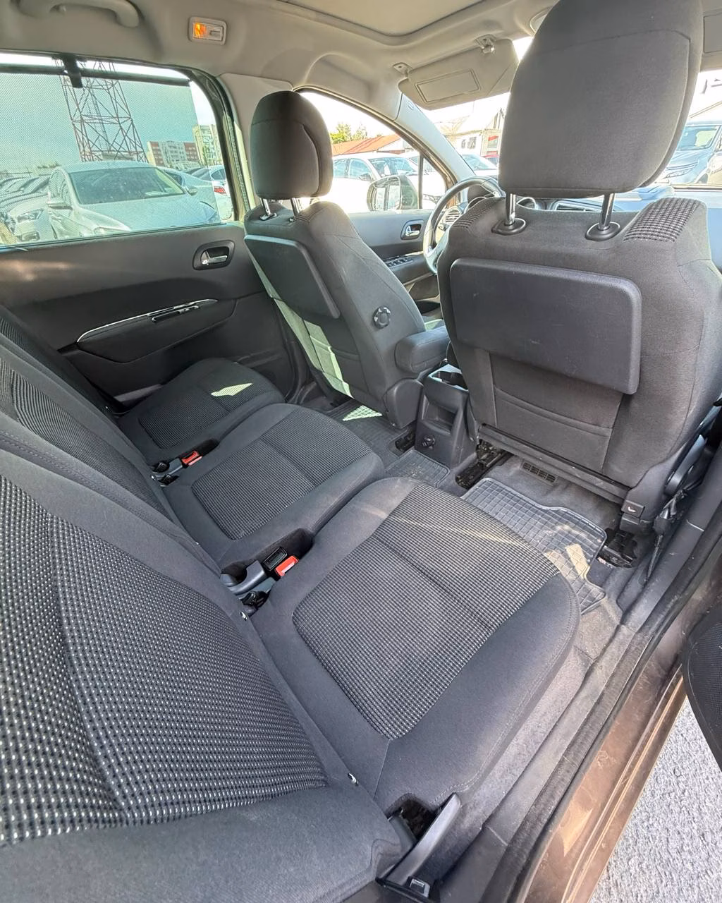Peugeot 5008 фото 12