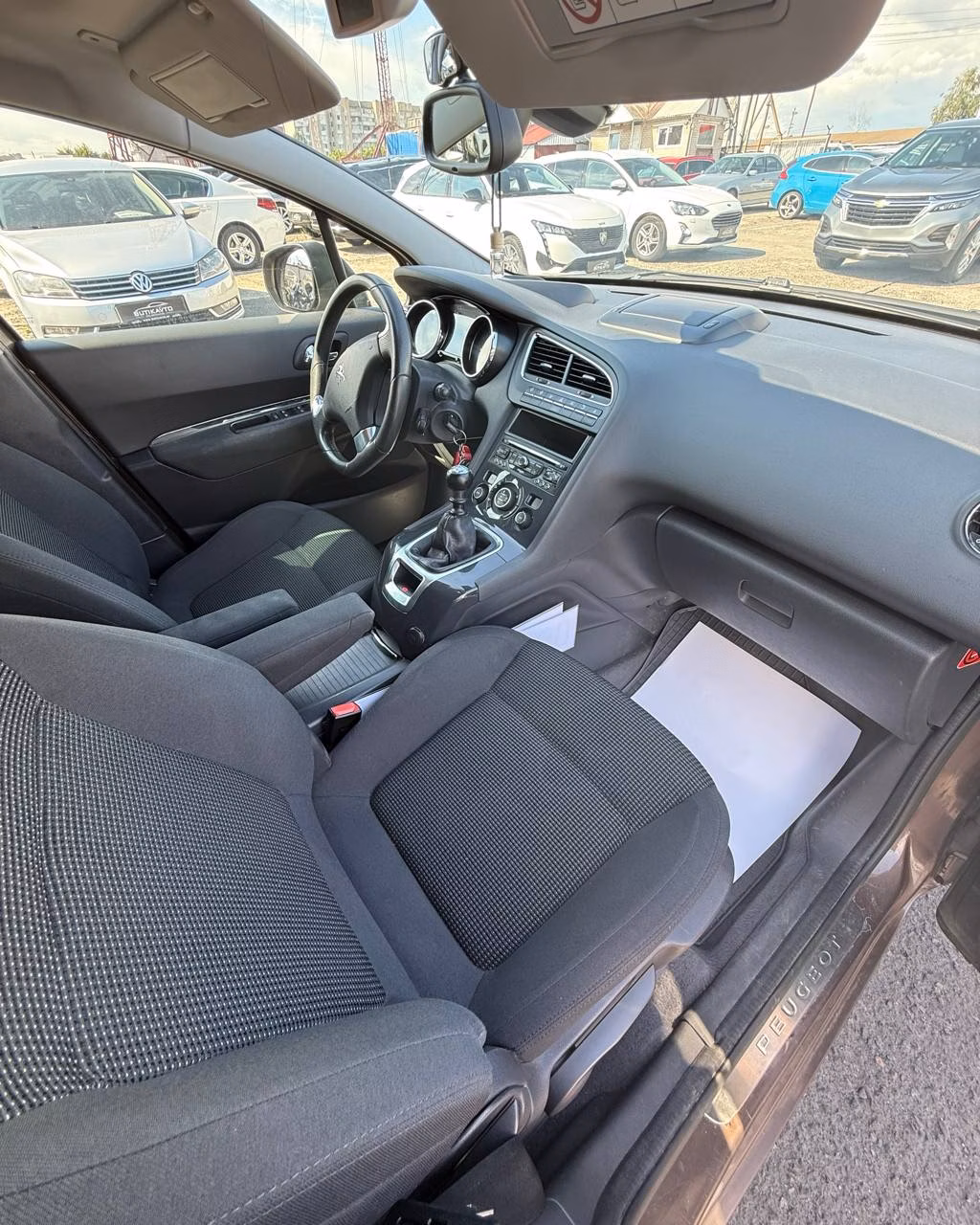Peugeot 5008 фото 13