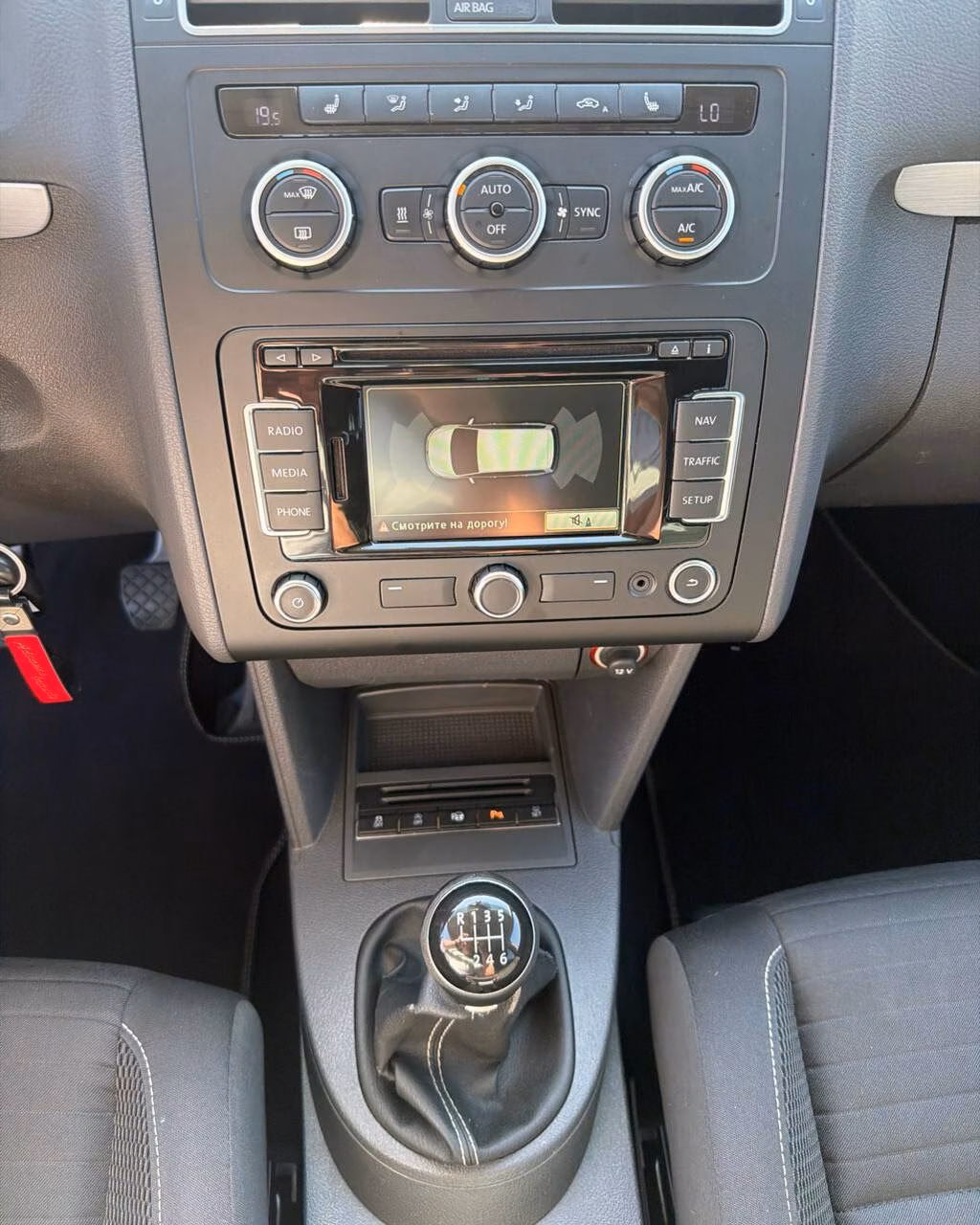 Volkswagen Touran фото 13