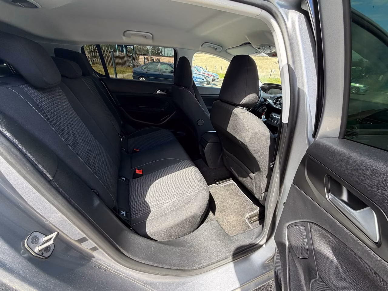 Peugeot 308 фото 8