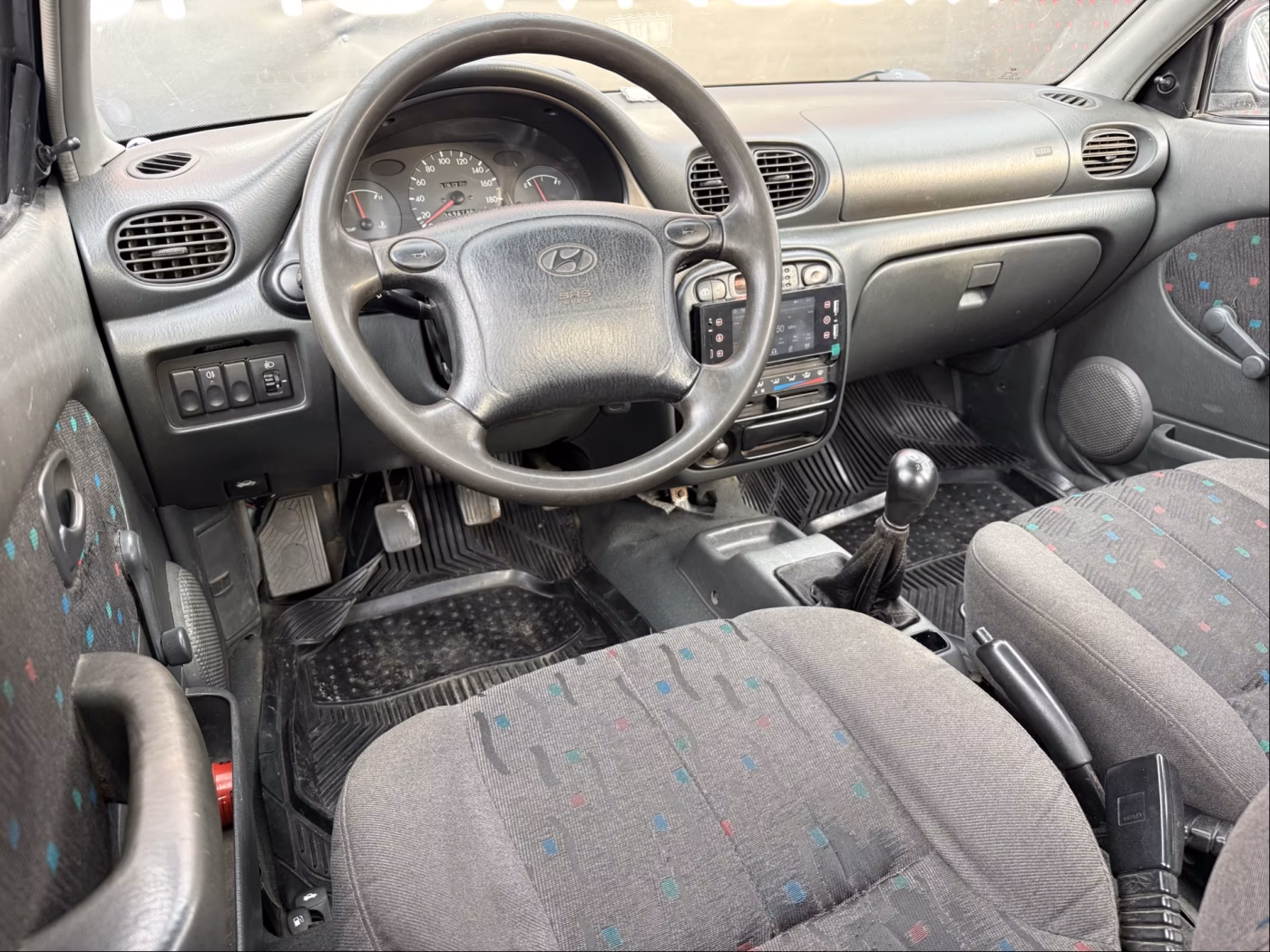 Hyundai Accent фото 9