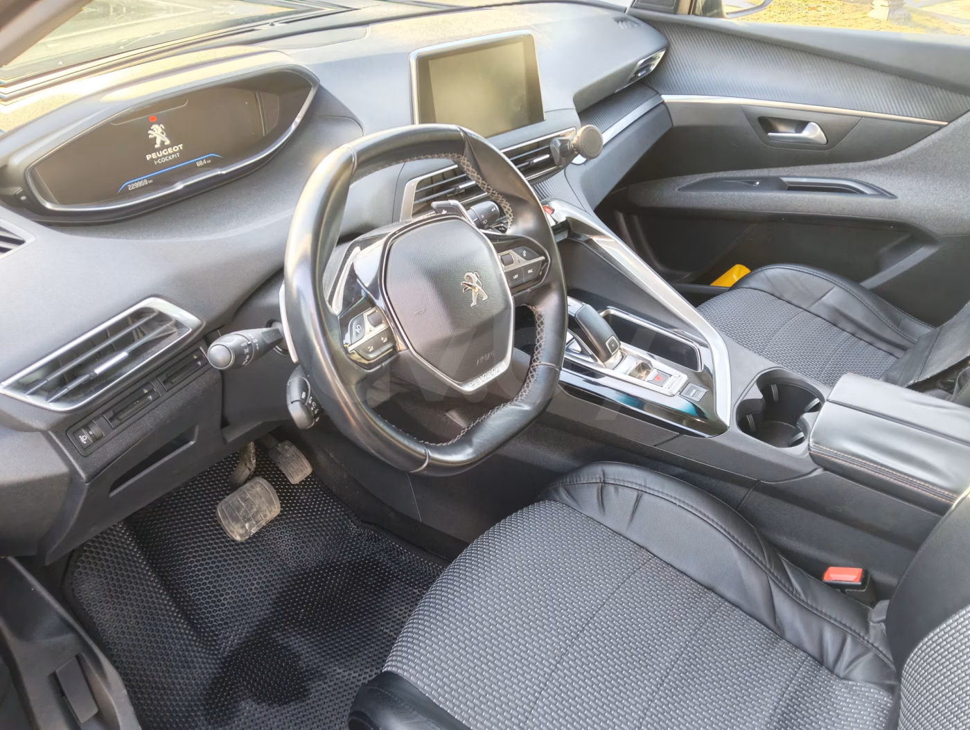 Peugeot 5008 фото 10
