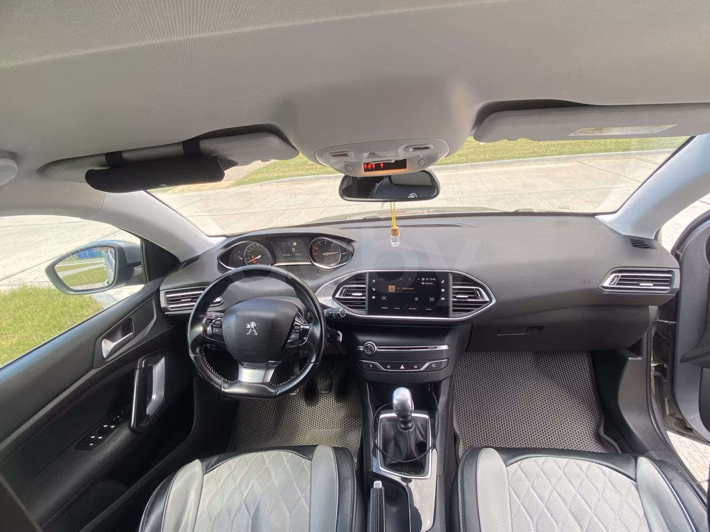 Peugeot 308 фото 11