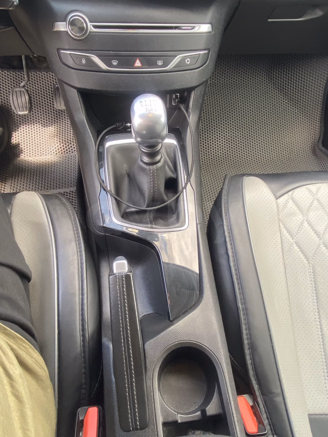 Peugeot 308 фото 19