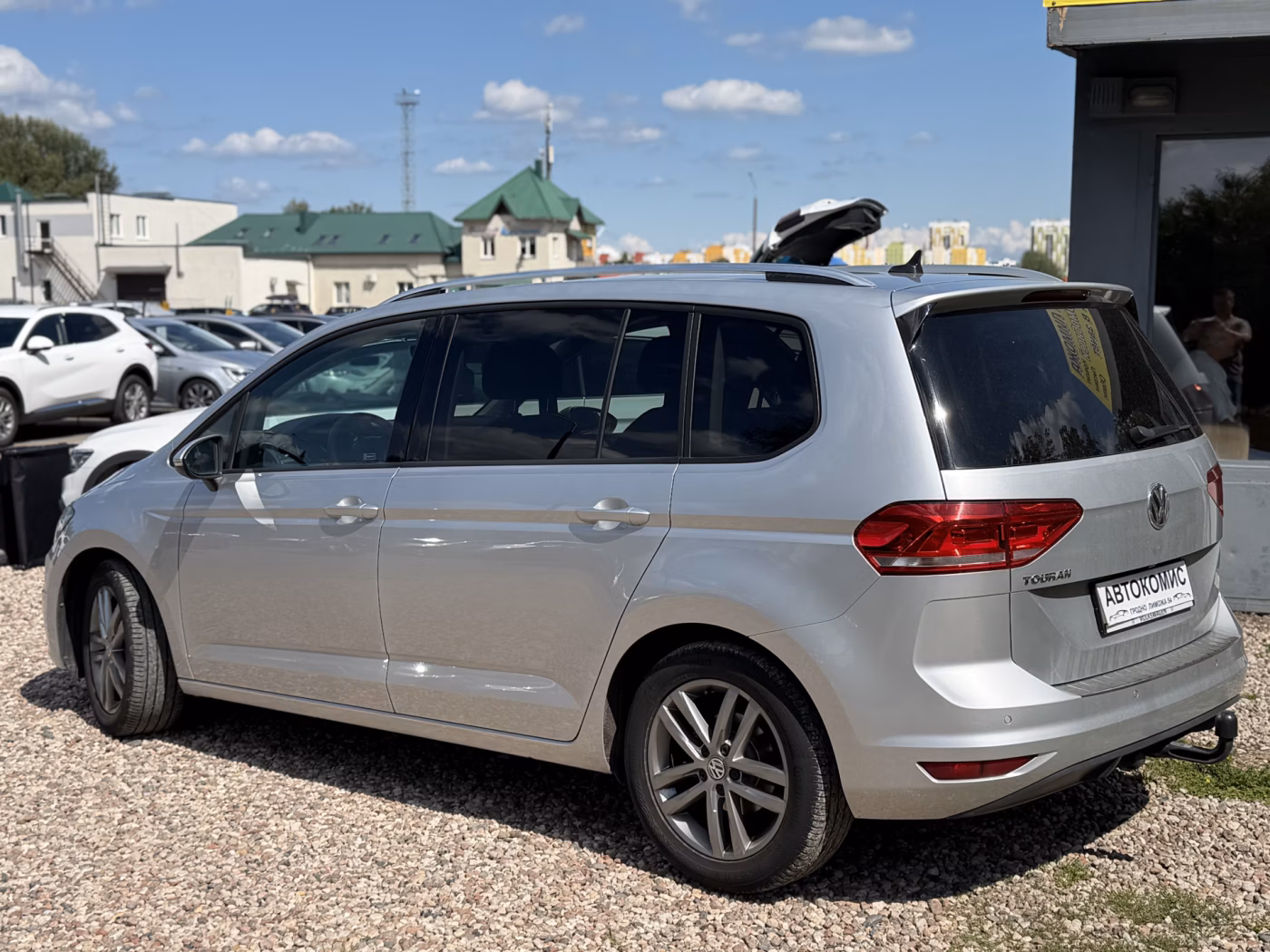 Volkswagen Touran фото 2