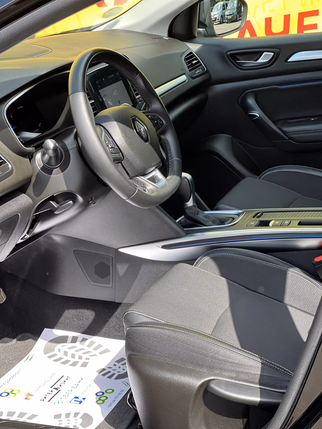 Renault Megane фото 11