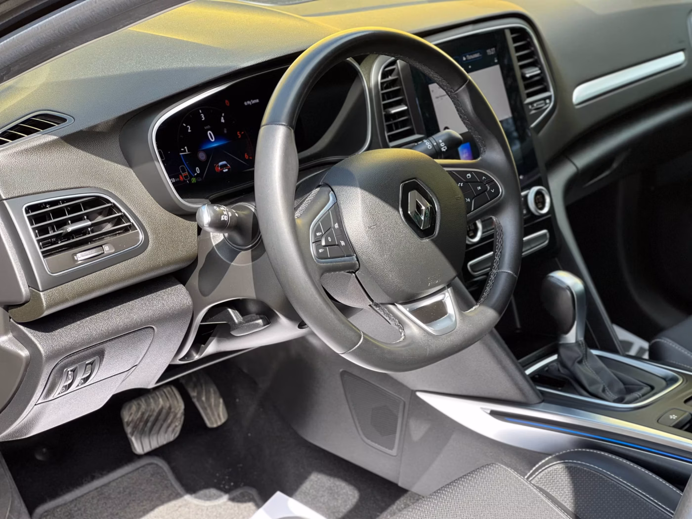 Renault Megane фото 12