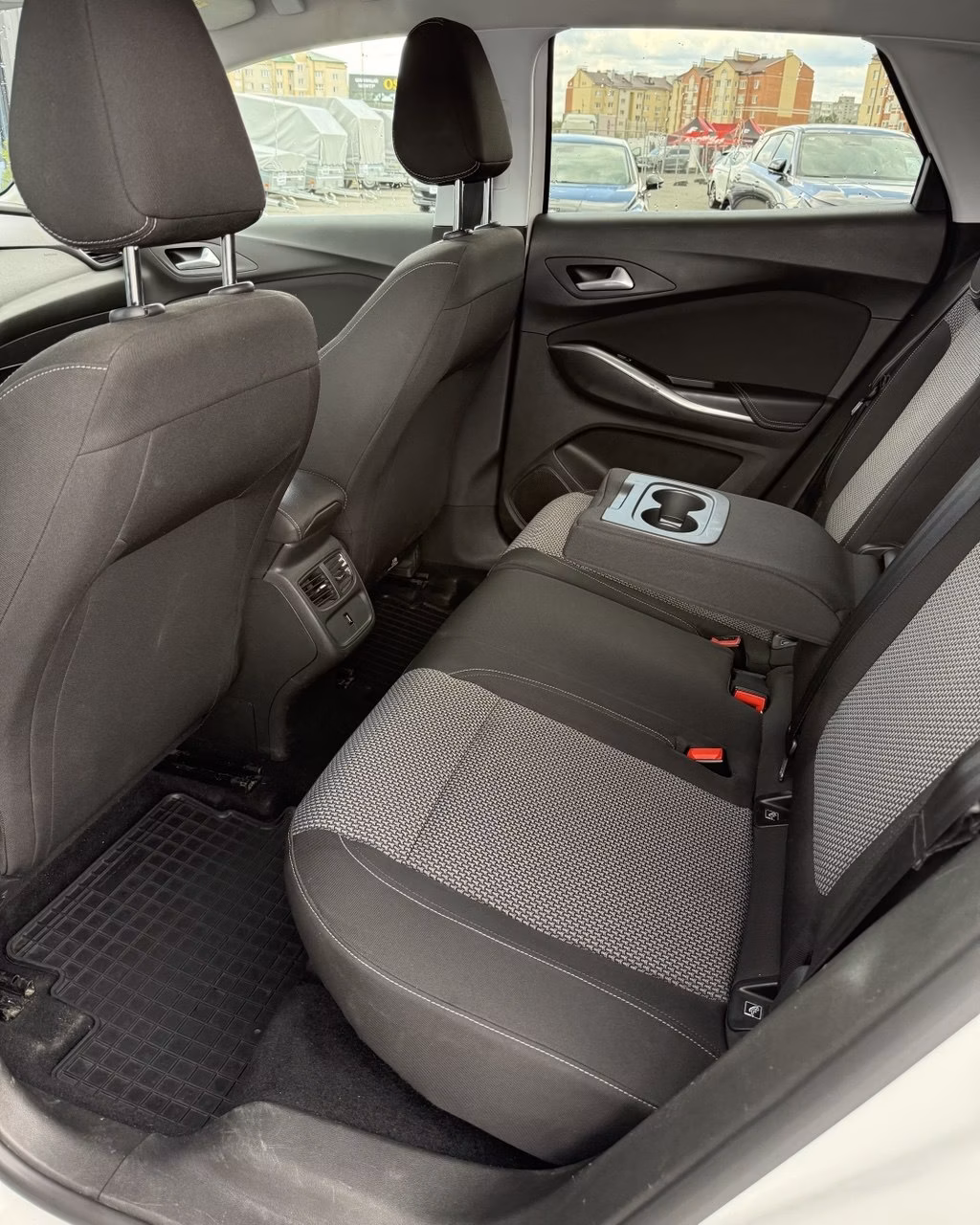 Opel Grandland X фото 12
