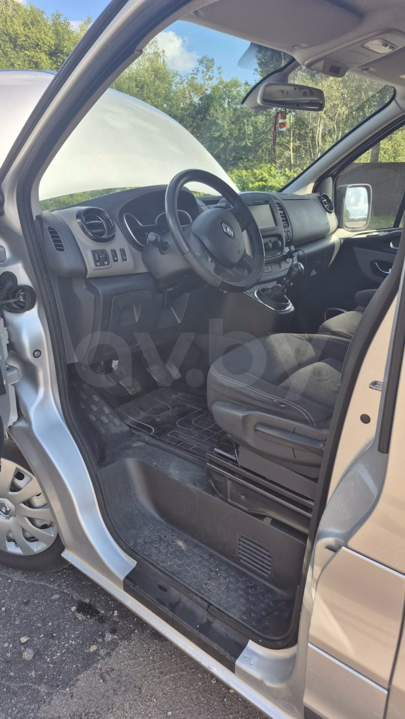 Renault Trafic фото 7