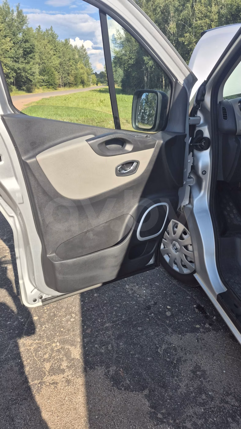 Renault Trafic фото 8