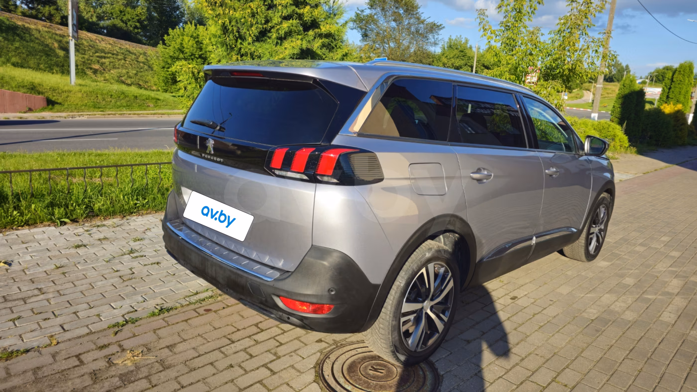 Peugeot 5008 фото 2
