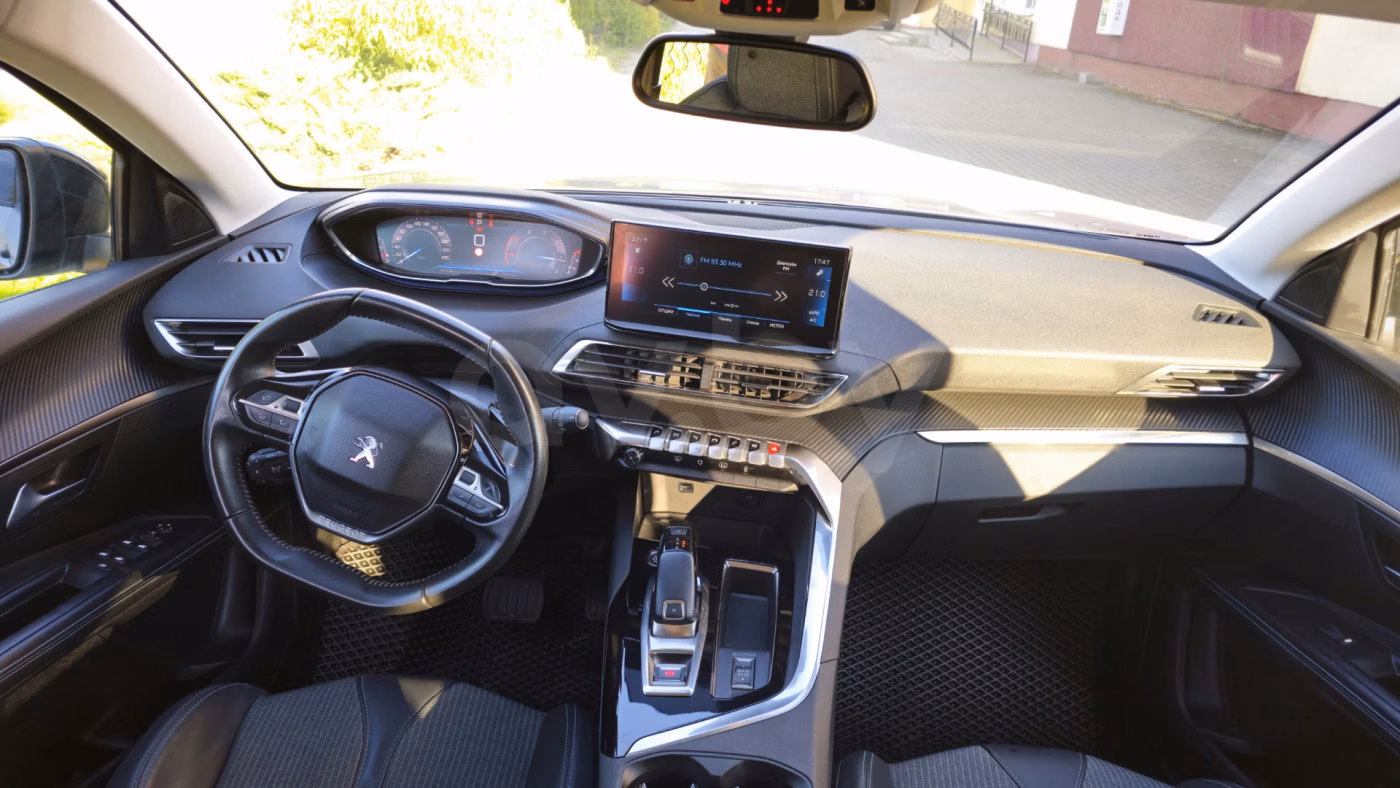 Peugeot 5008 фото 10