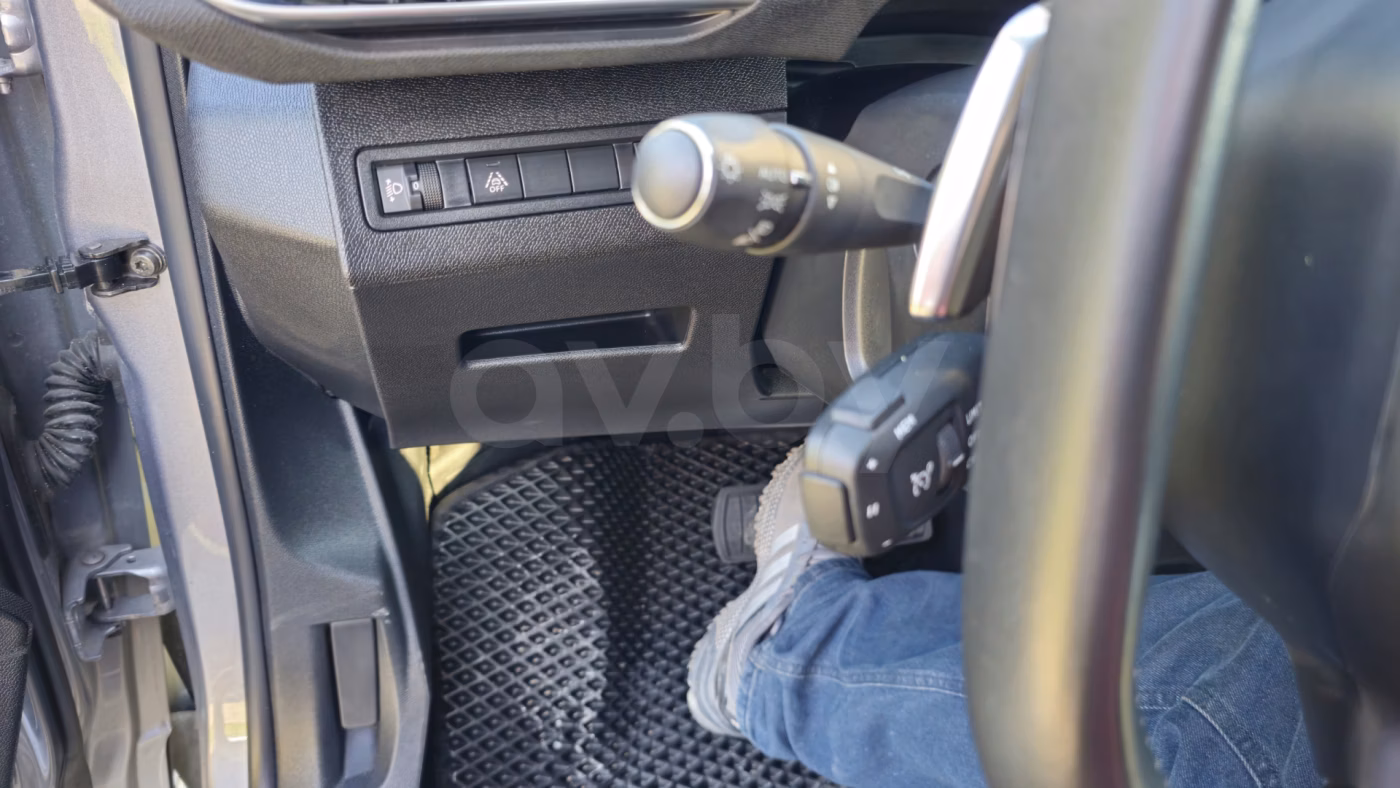 Peugeot 5008 фото 14
