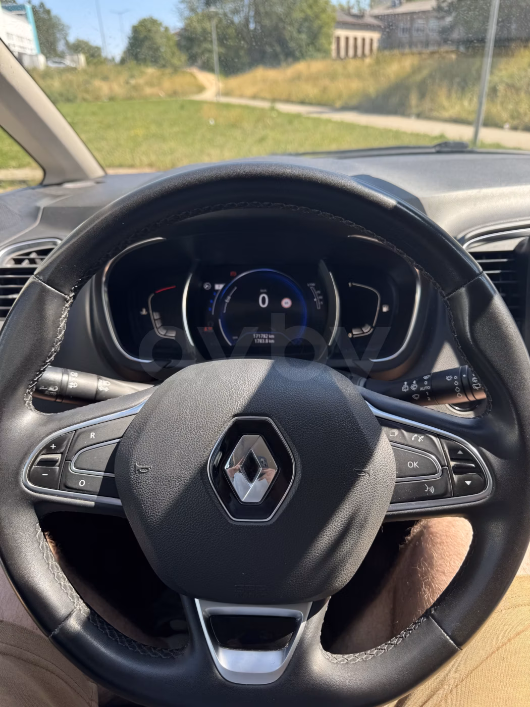 Renault Grand Scenic фото 9